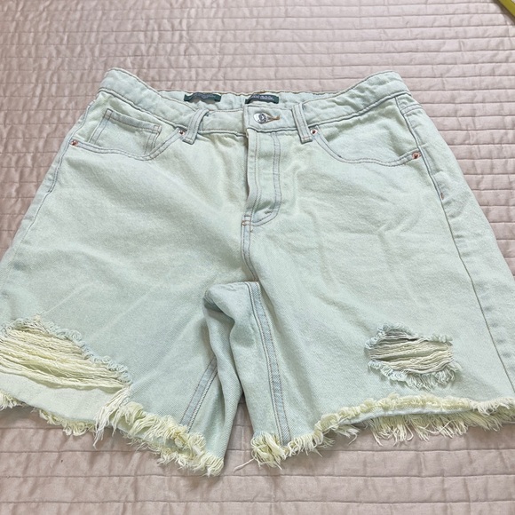 wild fable Pants - WILD FABLE WOMENS SIZE 6 Mint Distressed Denim Shorts